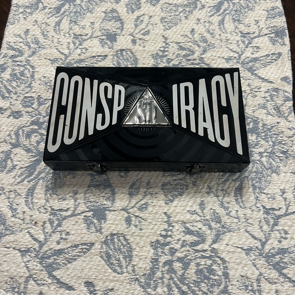 Jeffree Star Conspiracy Eyeshadow Palette